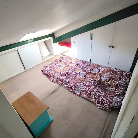 Appartement Au Dessus Des Toits Parisiens *
