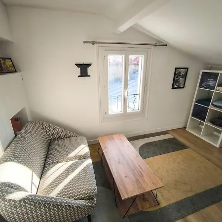 Appartement Au Dessus Des Toits Parisiens