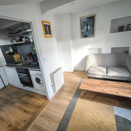 Appartement Au Dessus Des Toits Parisiens